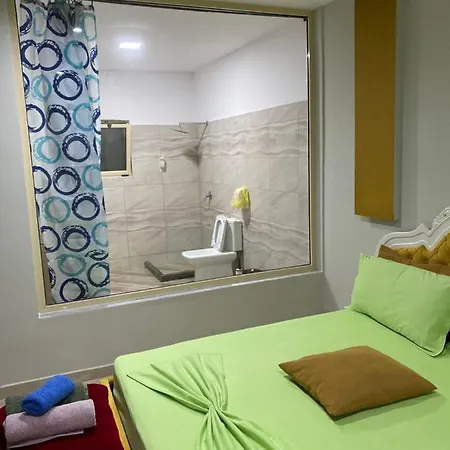 Hotel Laurels Fier